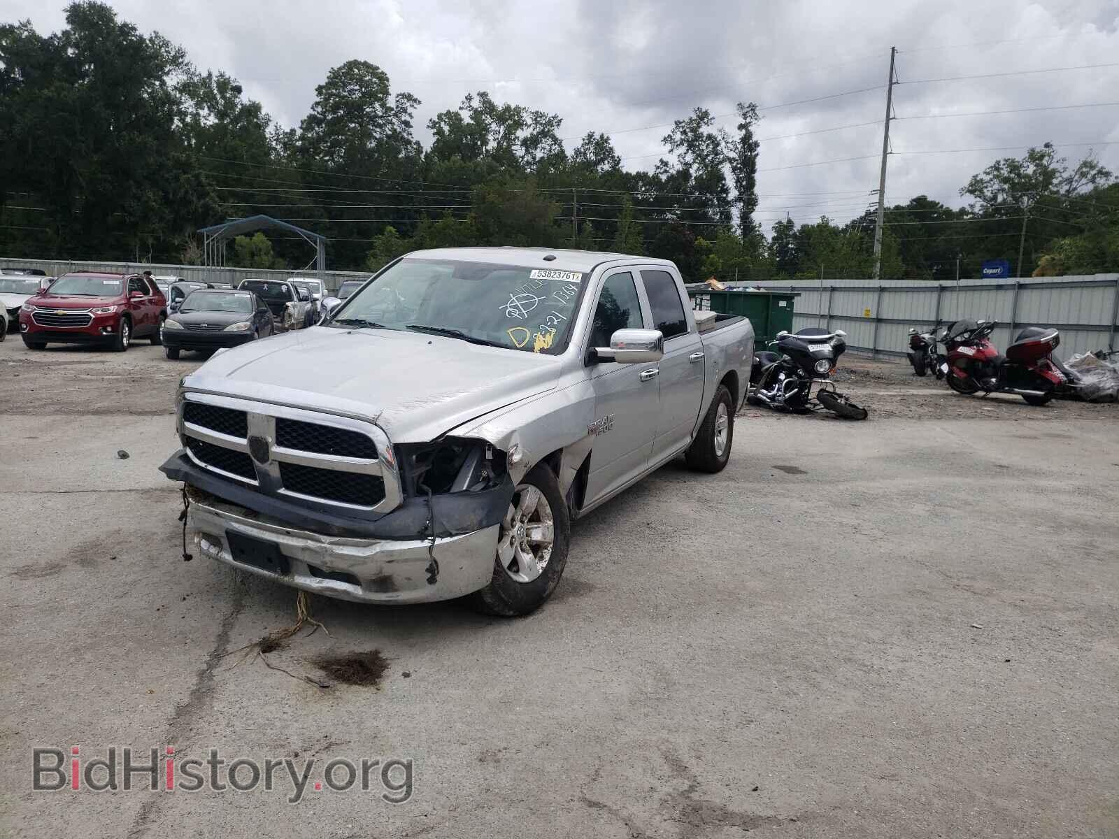 2015 RAM 1500 - VIN: 3C6RR6KT4FG711364 - Фото 2