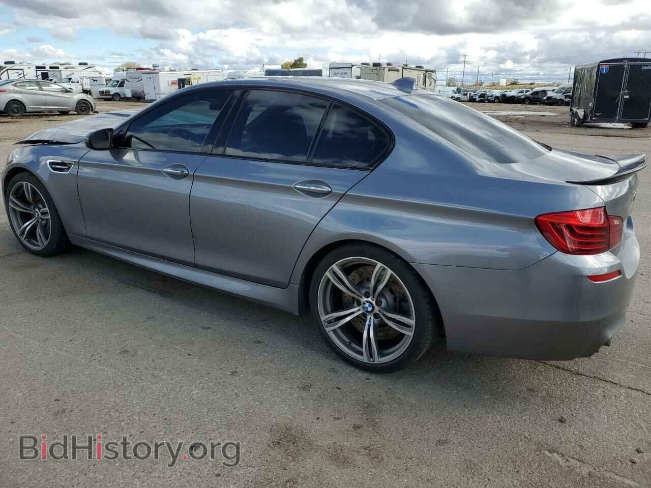 2014 BMW M5 - VIN: WBSFV9C58ED097741 - Фото 2