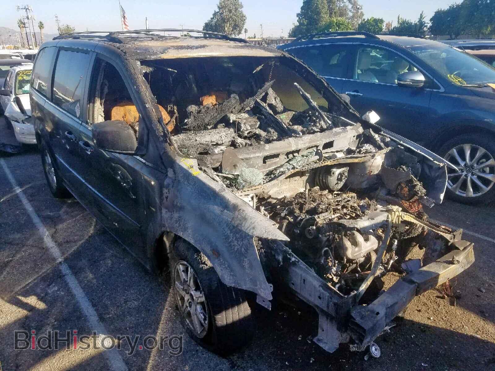 Photo 2A8HR54P58R762425 - CHRYSLER TOWN & COU 2008