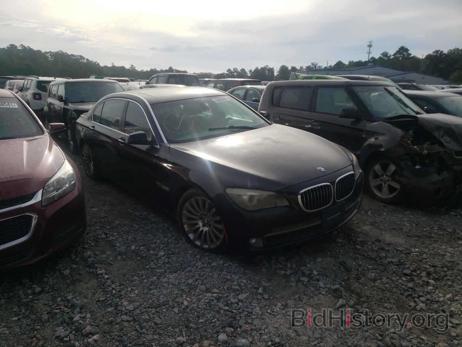 Photo WBAKB83539CY61366 - BMW 7 SERIES 2009