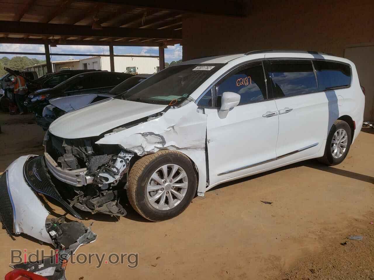 2017 CHRYSLER PACIFICA - VIN: 2C4RC1BG8HR758975 - Photo 2