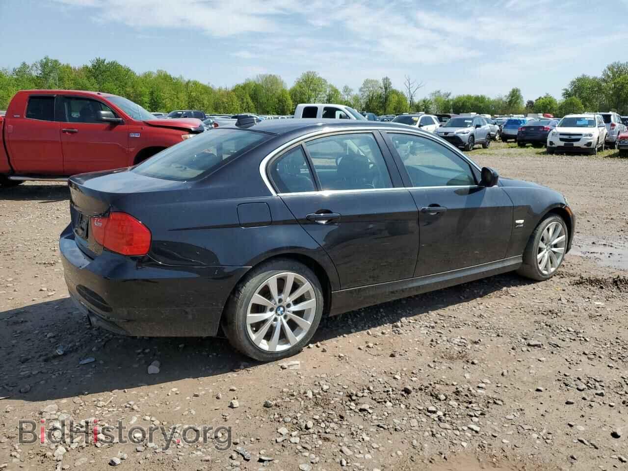 2011 BMW 3 SERIES - VIN: WBAPL5C52BA917400 - Photo 3