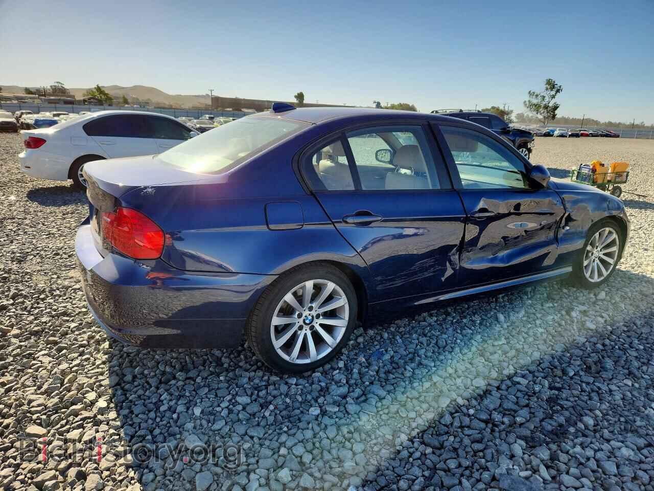 2011 BMW 3 SERIES - VIN: WBAPH5C50BF093451 - Photo 3