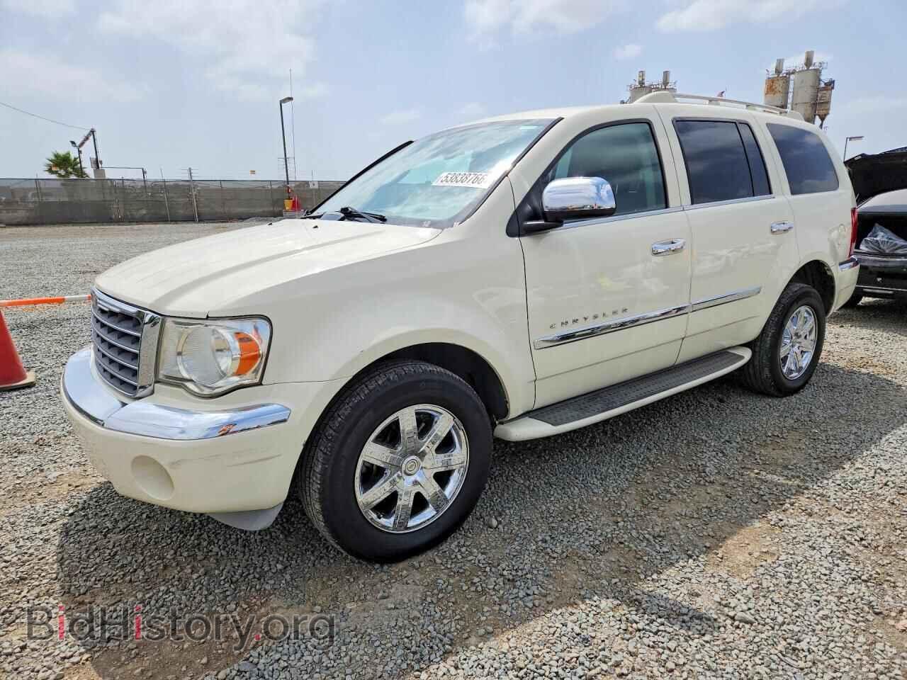 Photo 1A8HX58298F158453 - CHRYSLER ASPEN 2008