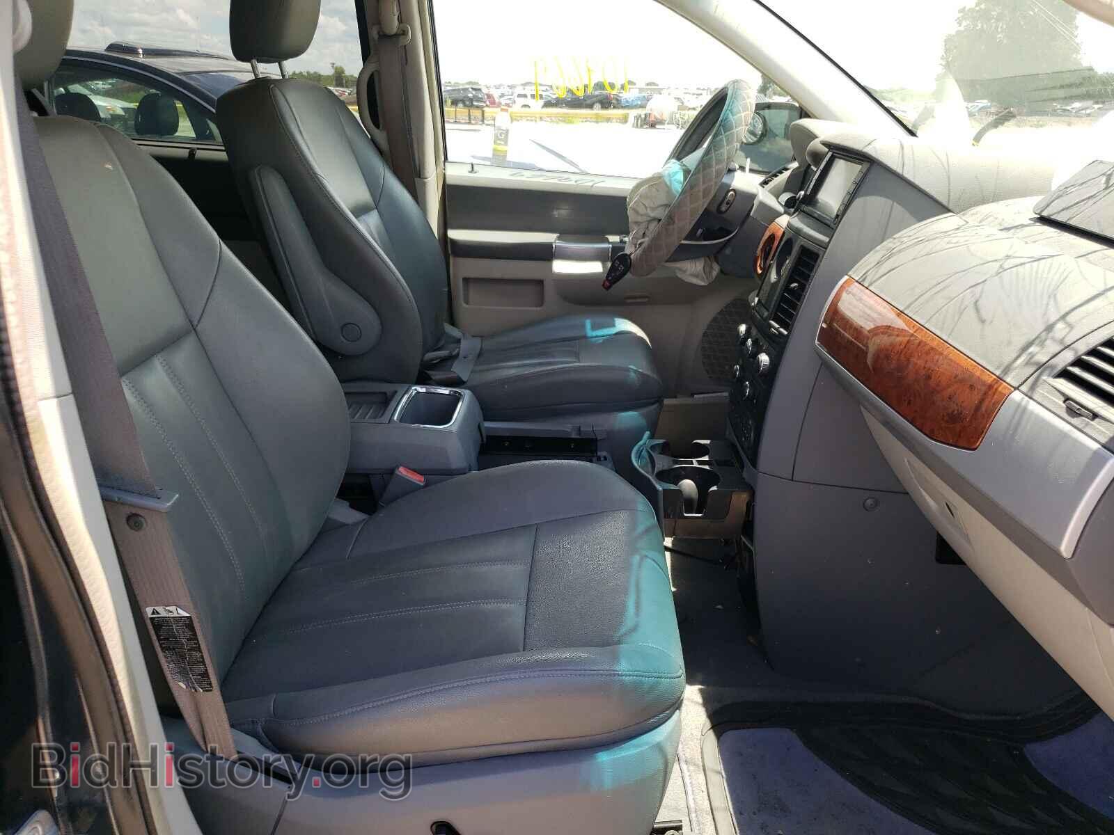 2008 CHRYSLER MINIVAN - VIN: 2A8HR54P38R695677 - Фото 5