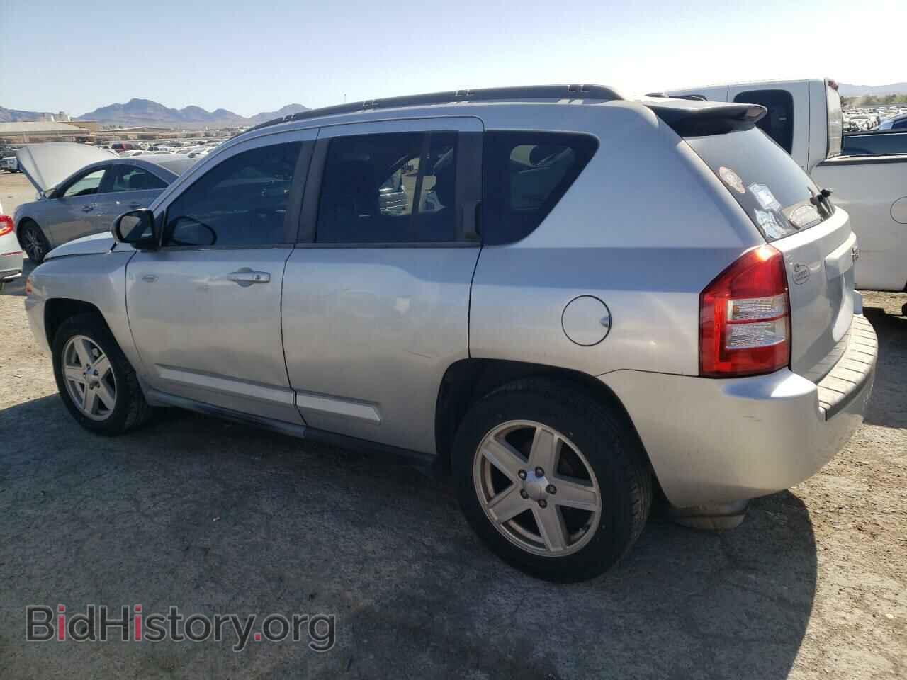 2010 JEEP COMPASS - VIN: 1J4NT1FA3AD621255 - Photo 2