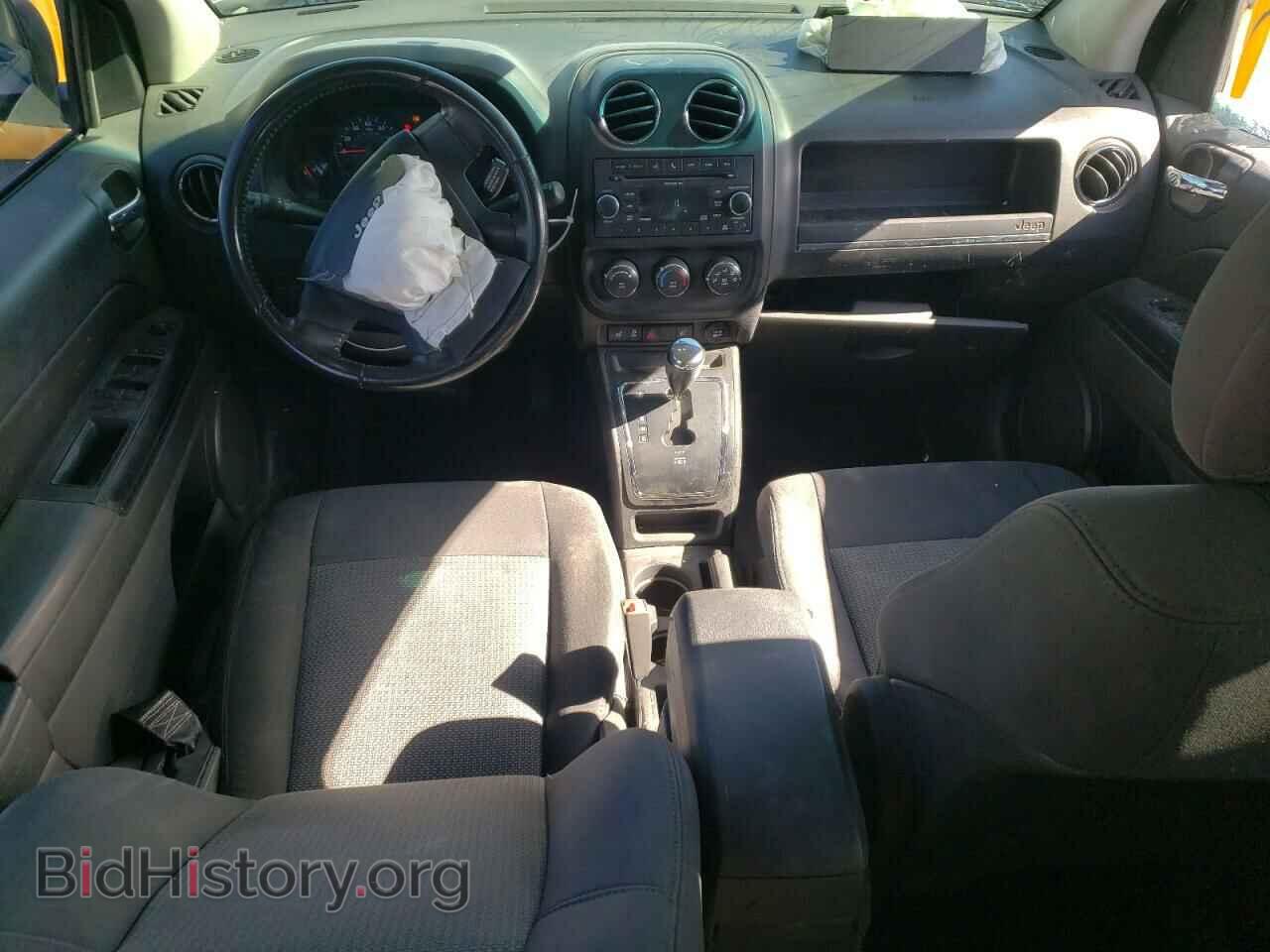2010 JEEP COMPASS - VIN: 1J4NT1FA3AD621255 - Photo 8