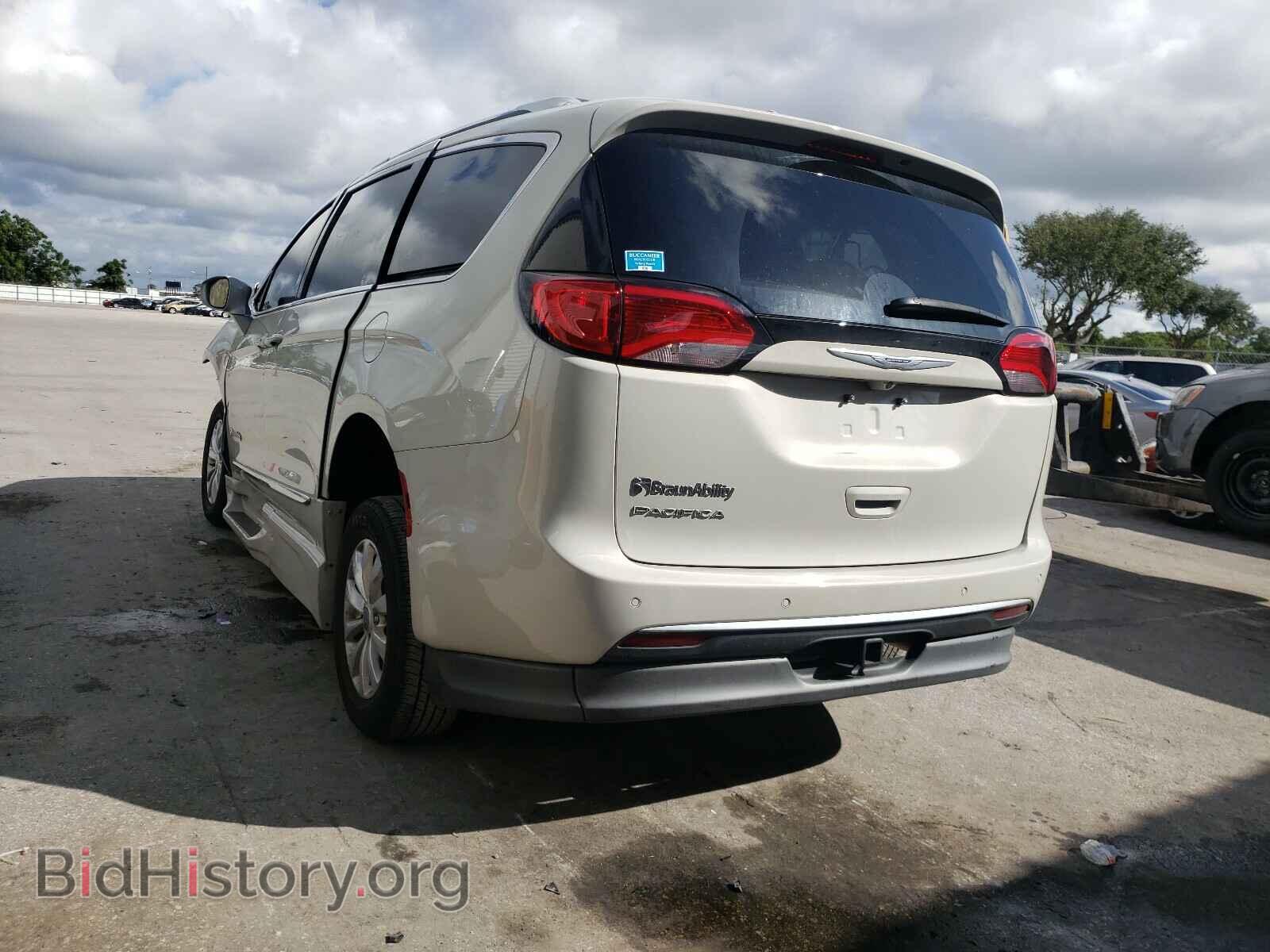 2019 CHRYSLER PACIFICA - VIN: 2C4RC1BG9KR598001 - Фото 3