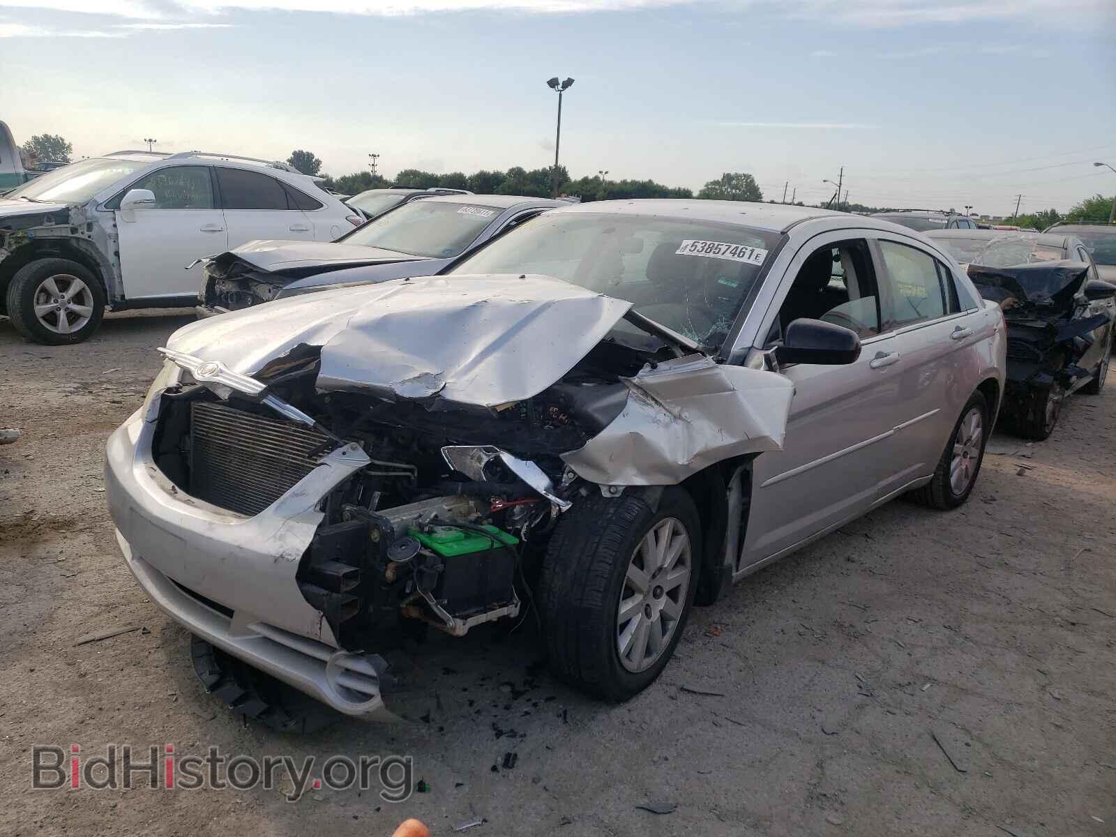 2010 CHRYSLER SEBRING - VIN: 1C3CC4FB0AN192615 - Фото 2