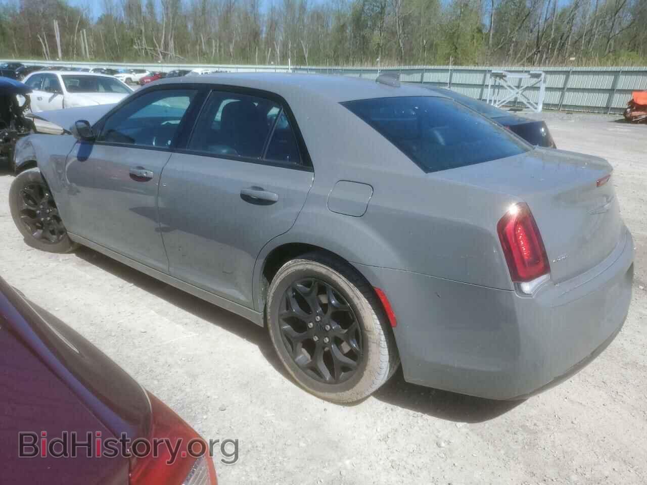 2019 CHRYSLER 300 - VIN: 2C3CCAGG4KH539737 - Фото 2
