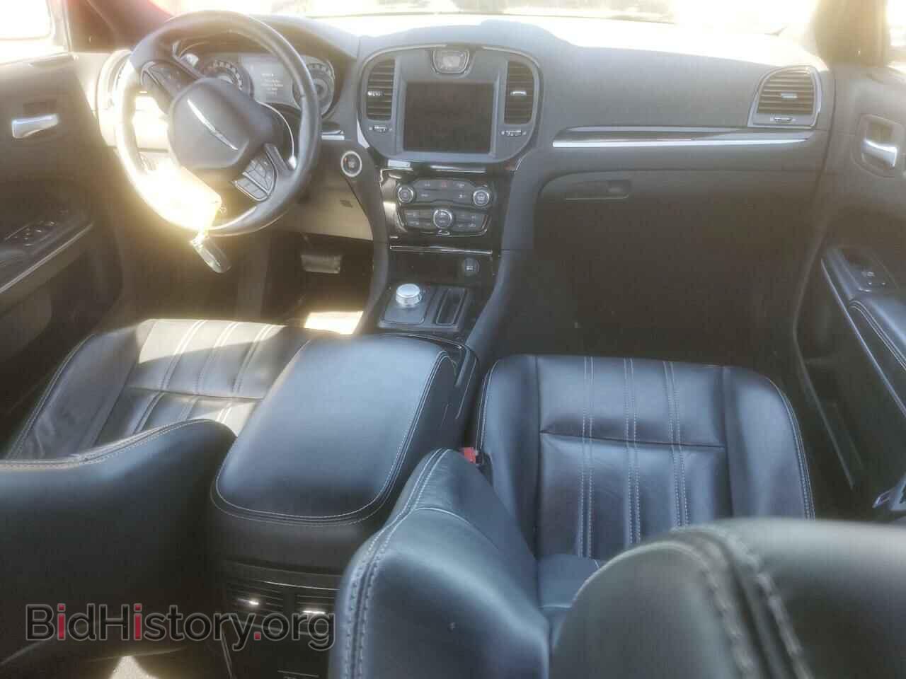2019 CHRYSLER 300 - VIN: 2C3CCAGG4KH539737 - Фото 8
