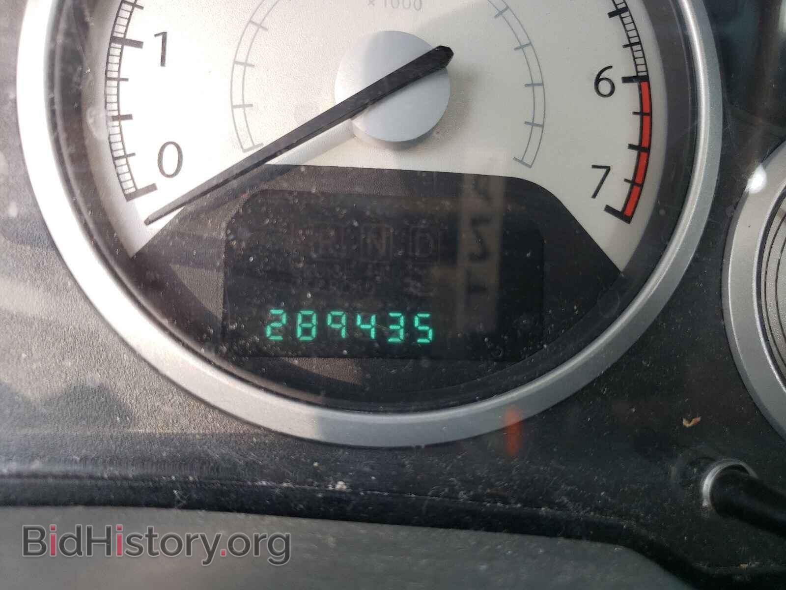 2008 CHRYSLER MINIVAN - VIN: 2A8HR64X18R723143 - Фото 8