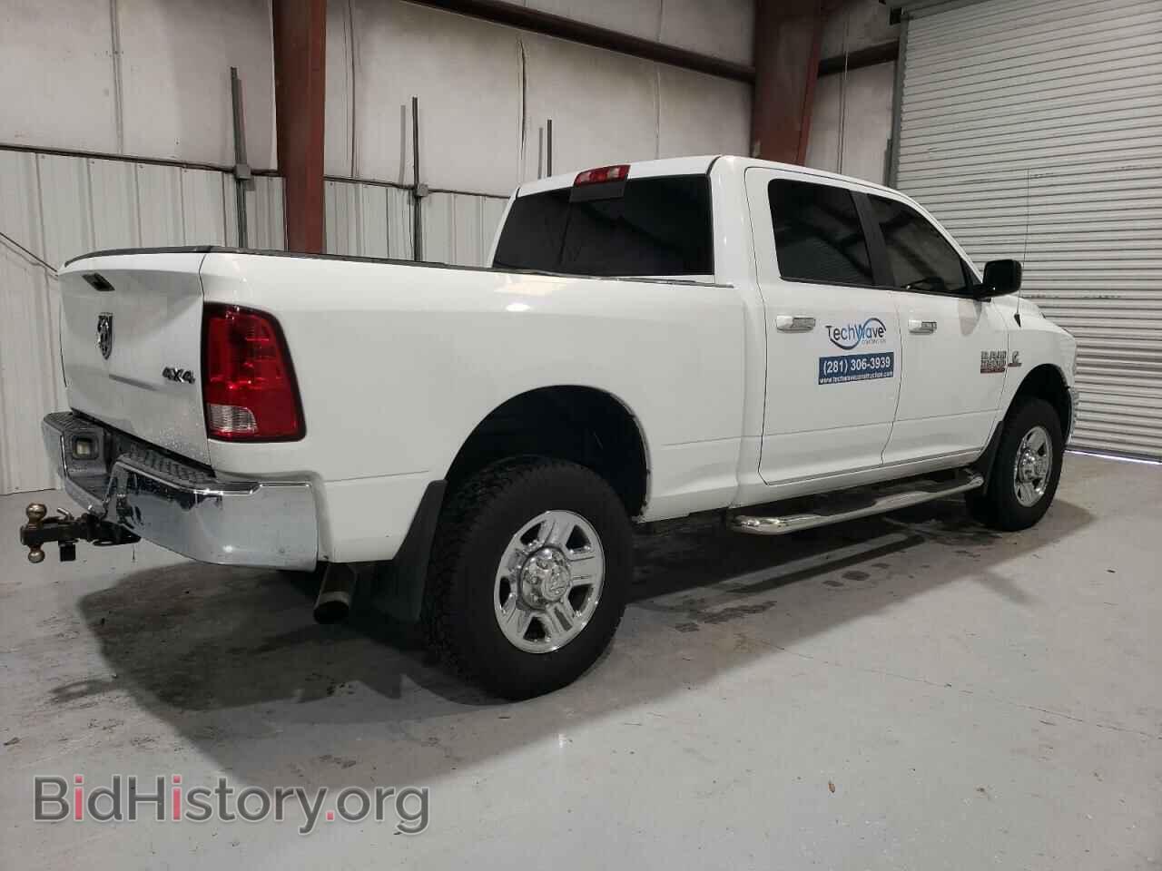 2014 RAM All Models - VIN: 3C6UR5DL9EG243566 - Photo 3
