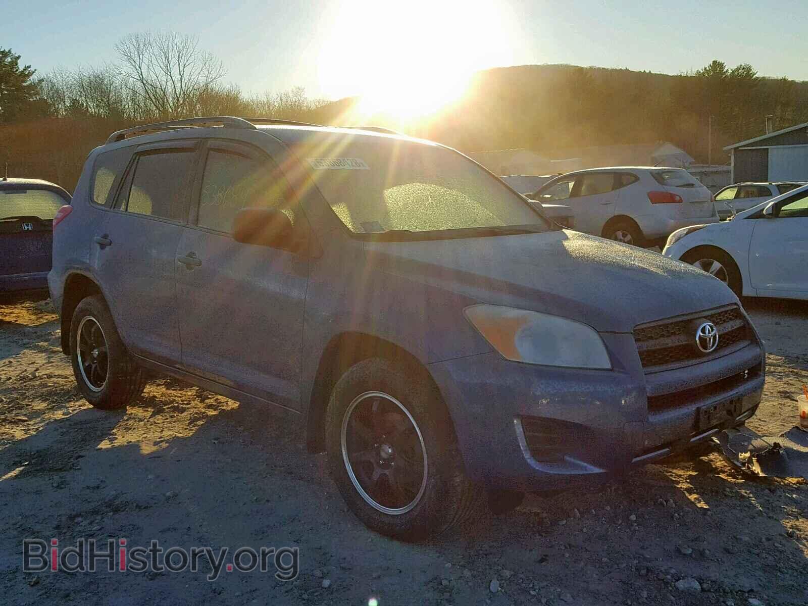 Фотография JTMBF4DV3BD042047 - TOYOTA RAV4 2011