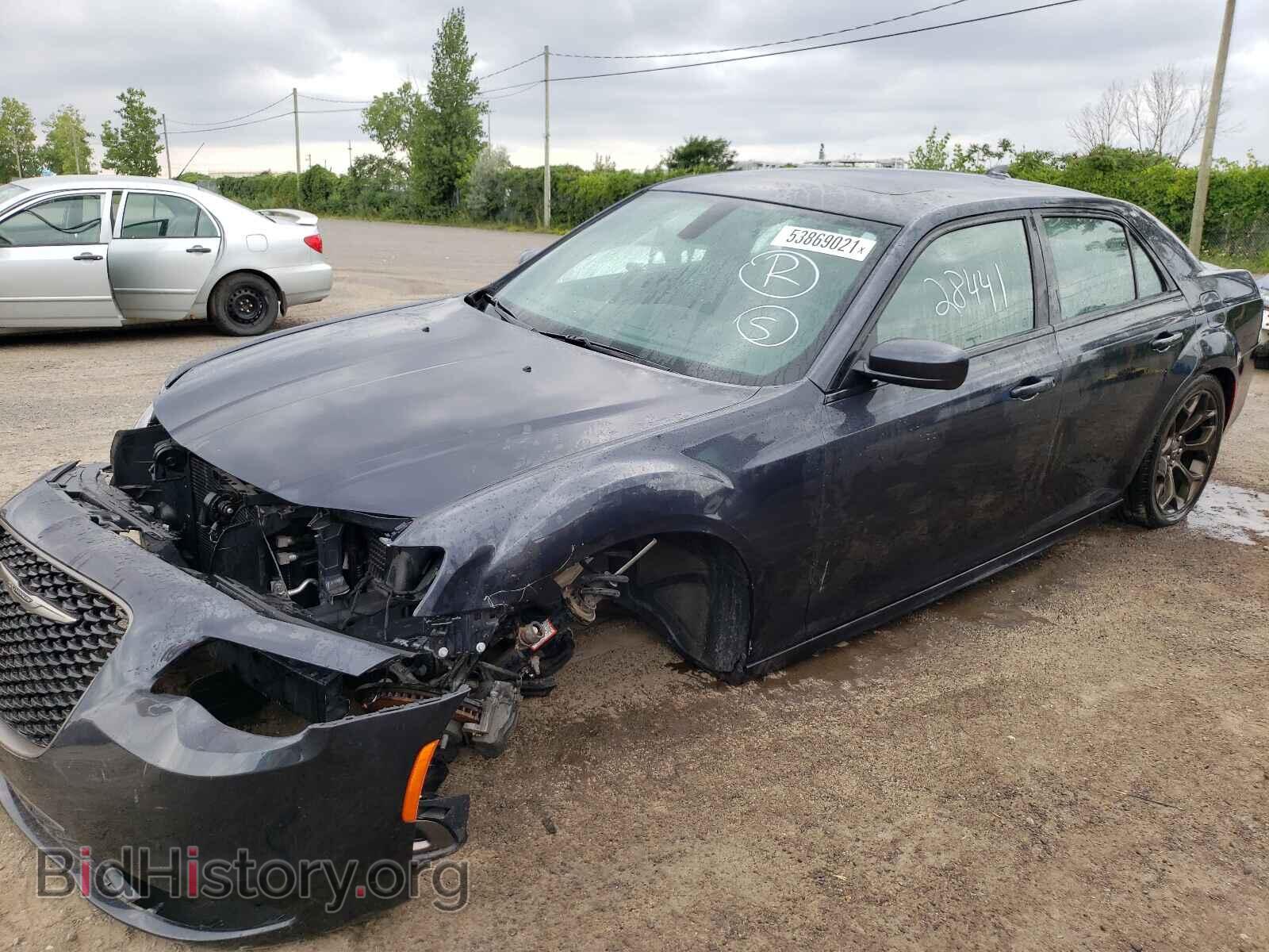 2019 CHRYSLER 300 - VIN: 2C3CCABG4KH659092 - Фото 2