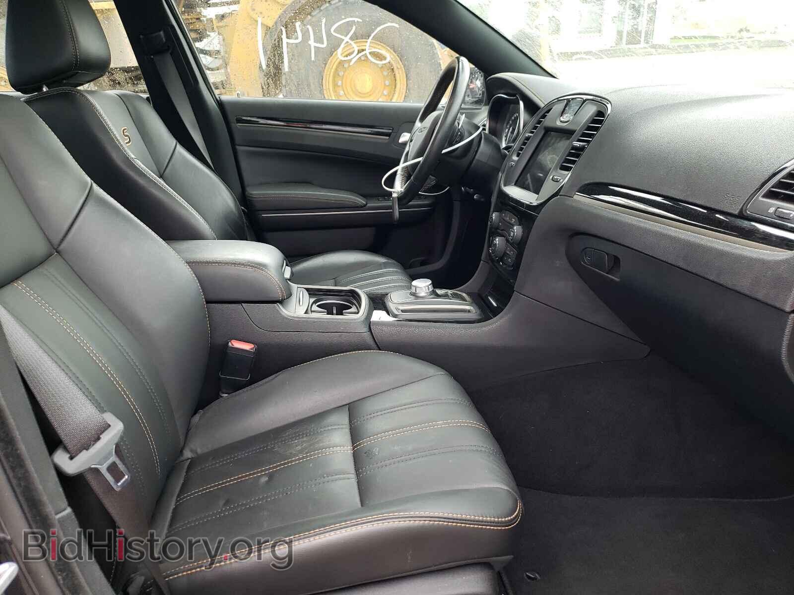 2019 CHRYSLER 300 - VIN: 2C3CCABG4KH659092 - Фото 5