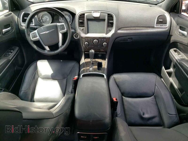 2013 Chrysler 300 (VIN 2C3CCAET6DH647084) — фото 8 из 13