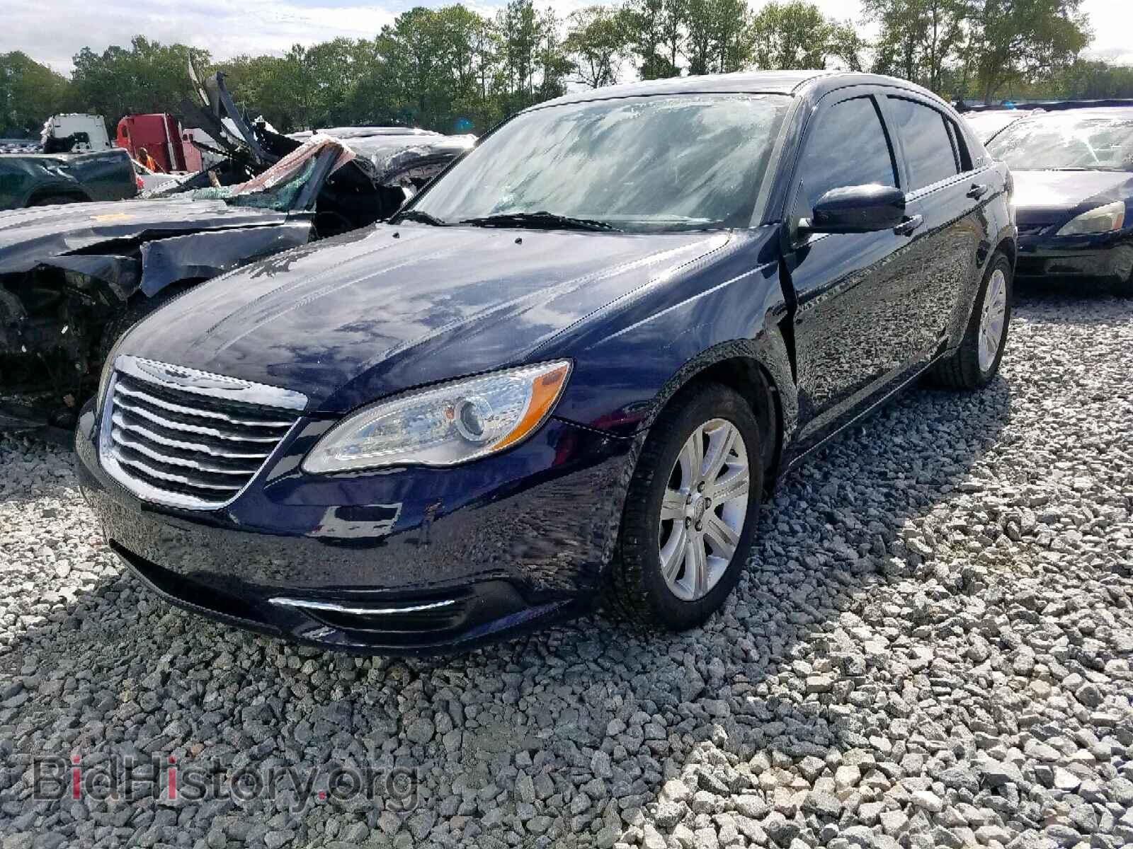 2013 CHRYSLER 200 - VIN: 1C3CCBAB6DN733098 - Фото 2
