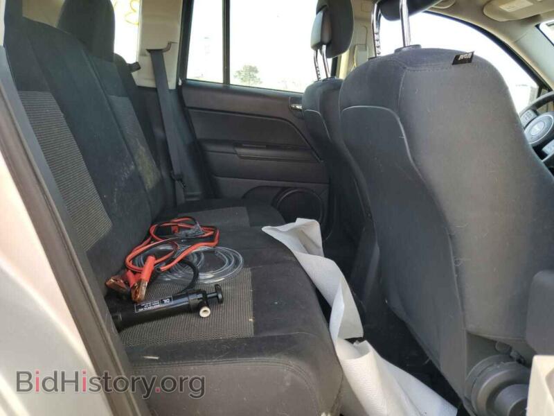 2012 Jeep COMPASS (VIN 1C4NJDBB6CD630403) — фото 11 из 13