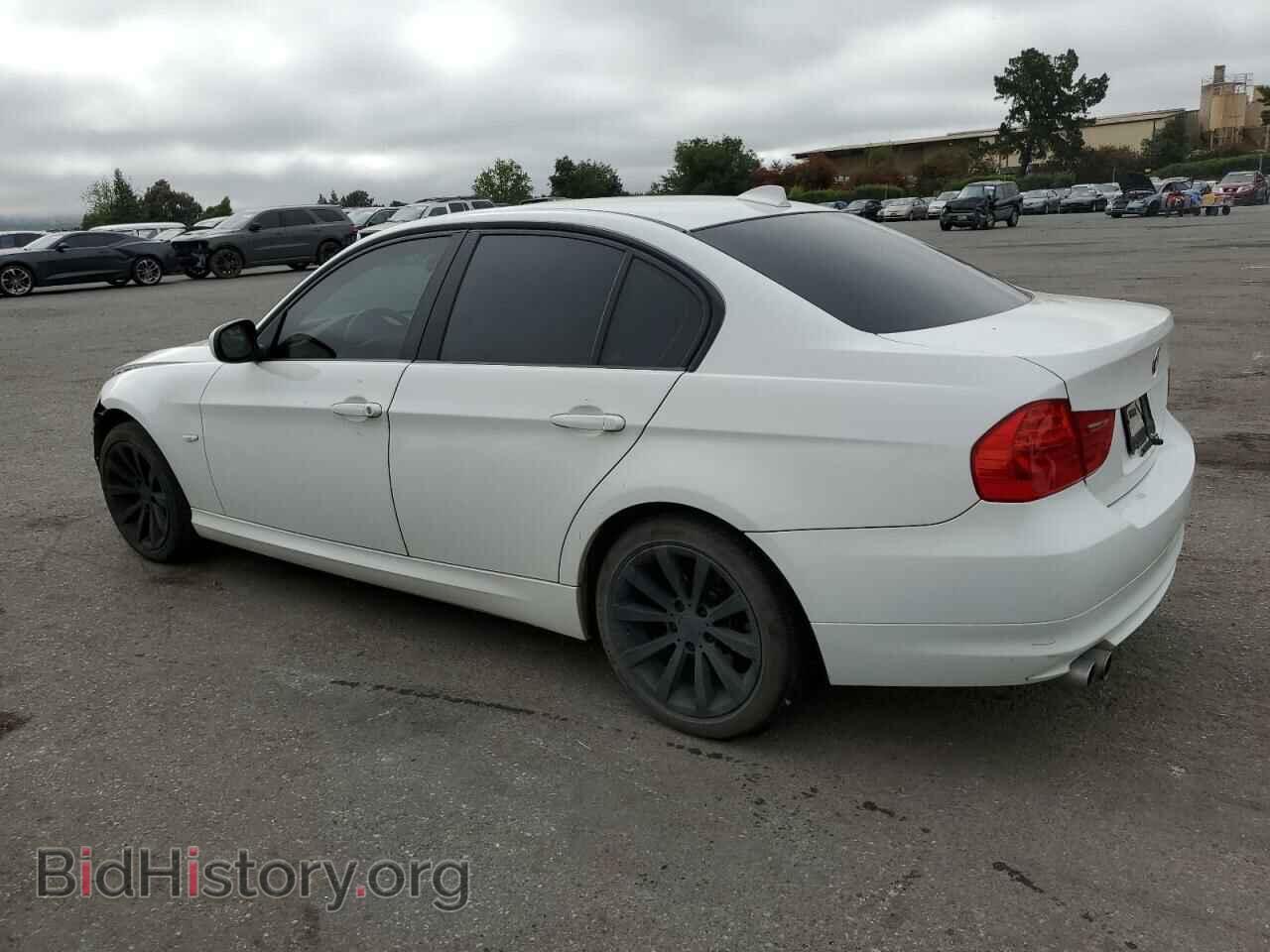 2011 BMW 3 SERIES - VIN: WBAPH5C59BF093061 - Фото 2