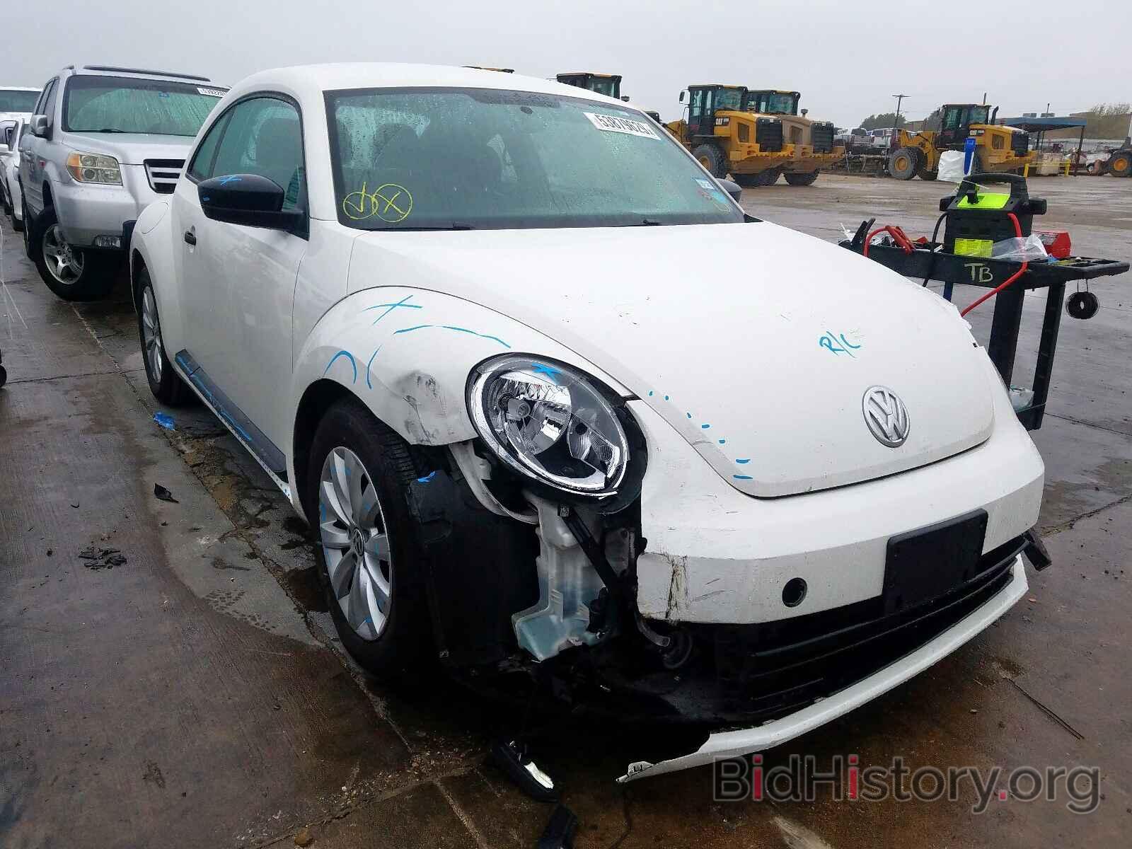 Photo 3VWFP7AT5DM663264 - VOLKSWAGEN BEETLE 2013