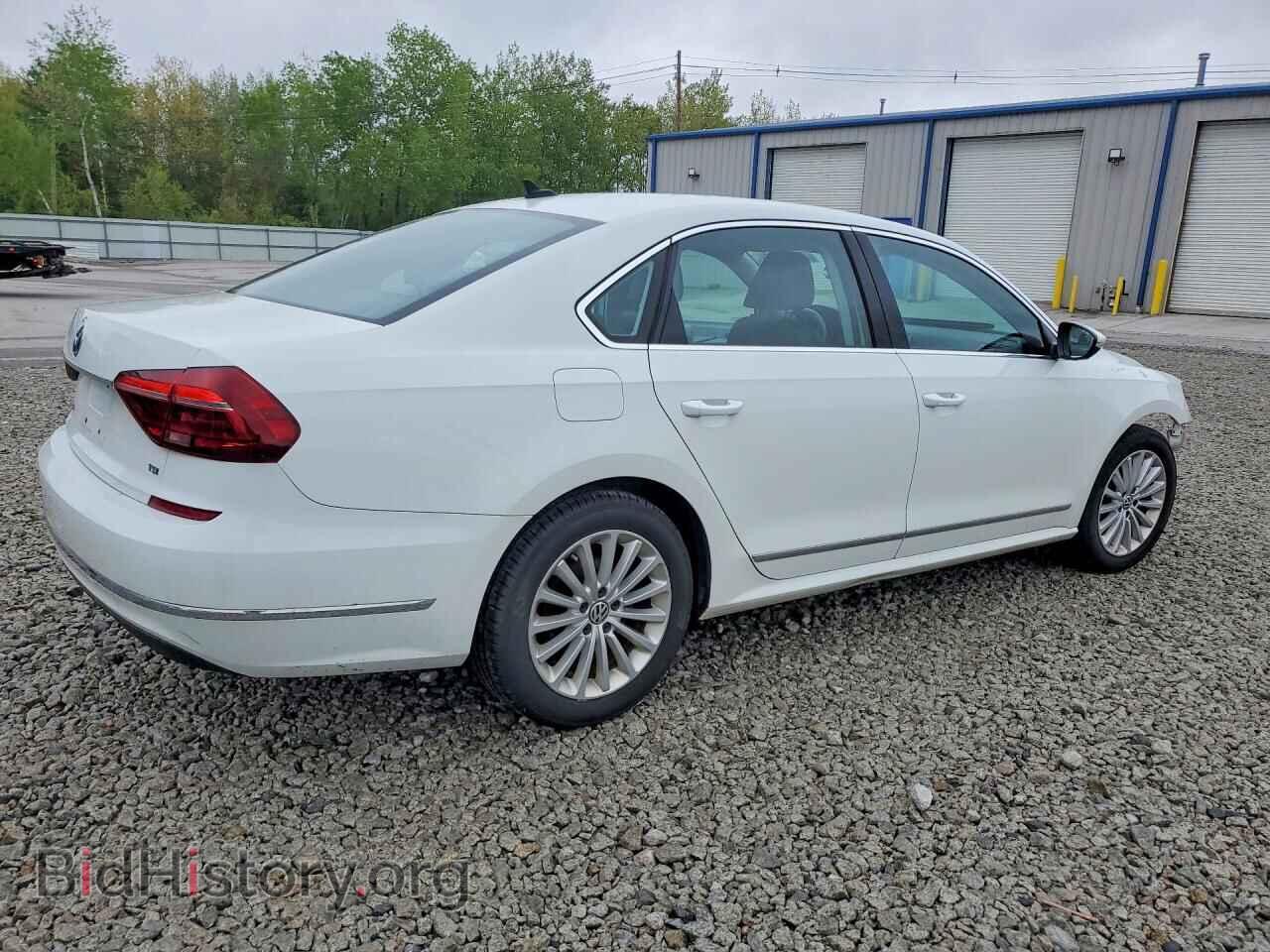 2017 VOLKSWAGEN PASSAT - VIN: 1VWBT7A33HC024172 - Фото 3
