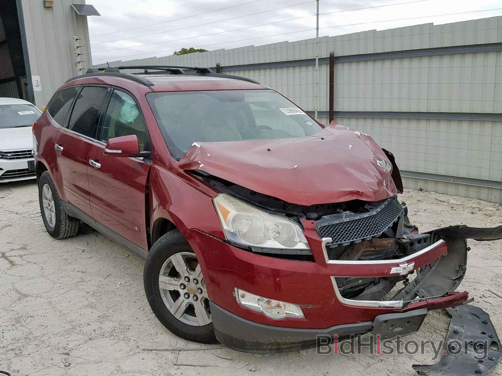 Photo 1GNLRGED6AS137559 - CHEVROLET TRAVERSE 2010