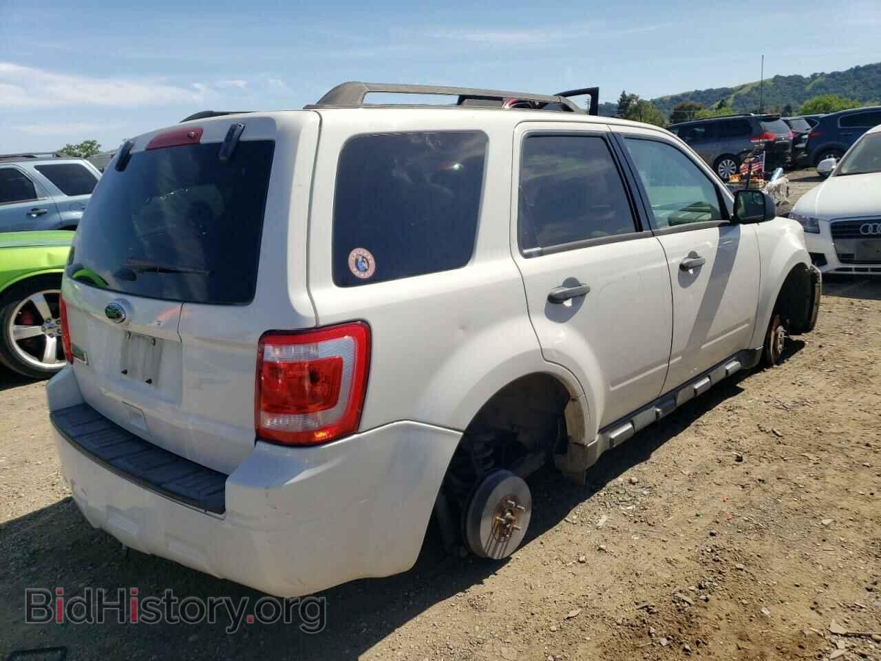 2011 FORD ESCAPE - VIN: 1FMCU9D75BKB66983 - Фото 3