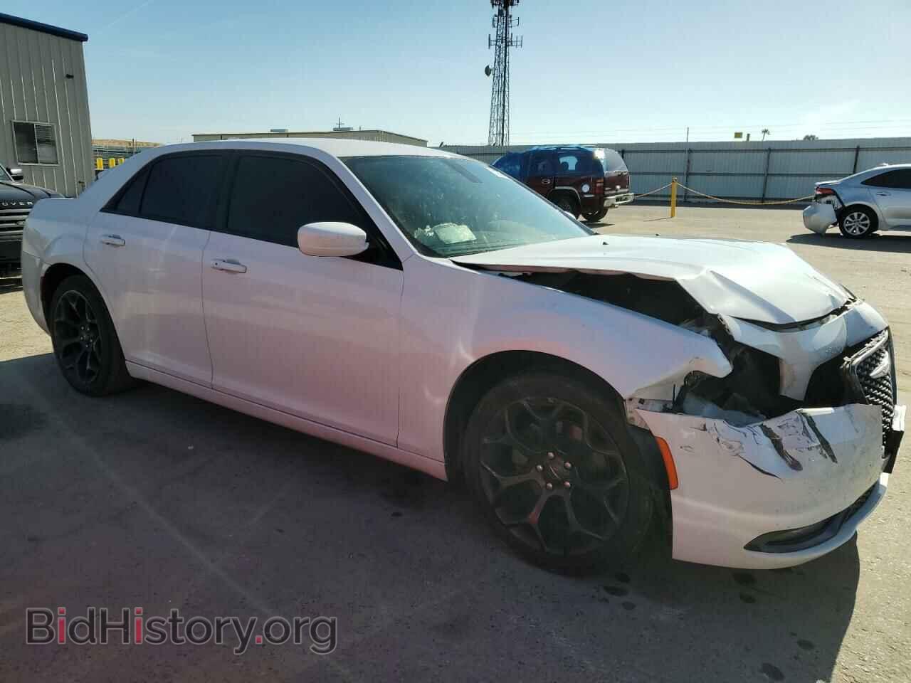 2019 CHRYSLER 300 - VIN: 2C3CCABG6KH559804 - Фото 4