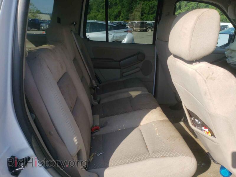 2006 Ford EXPLORER (VIN 1FMEU72E46UB73030) — photo 6 of 10