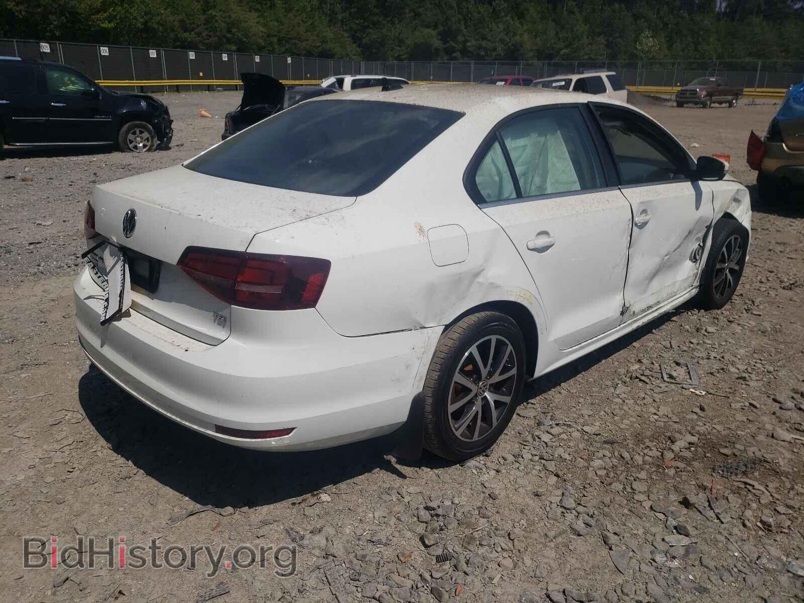 2017 VOLKSWAGEN JETTA - VIN: 3VWDB7AJ7HM357886 - Фото 4