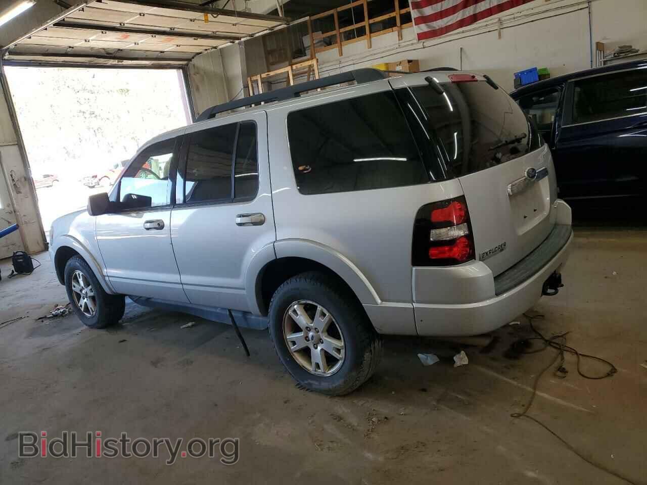 2010 FORD EXPLORER - VIN: 1FMEU7DE8AUA70702 - Фото 2