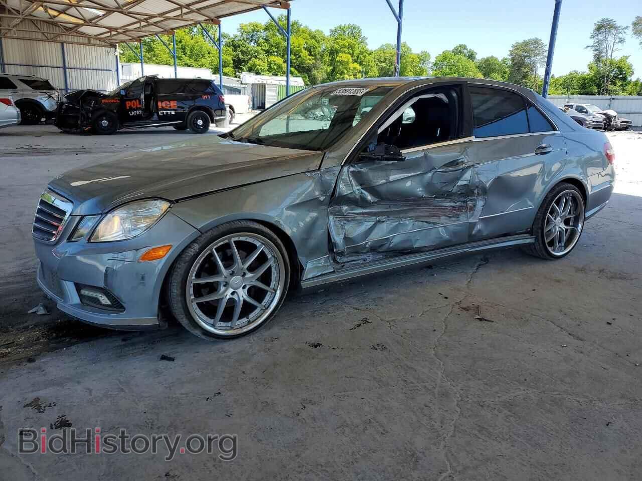 Photo WDDHF8HB7BA435302 - MERCEDES-BENZ E-CLASS 2011