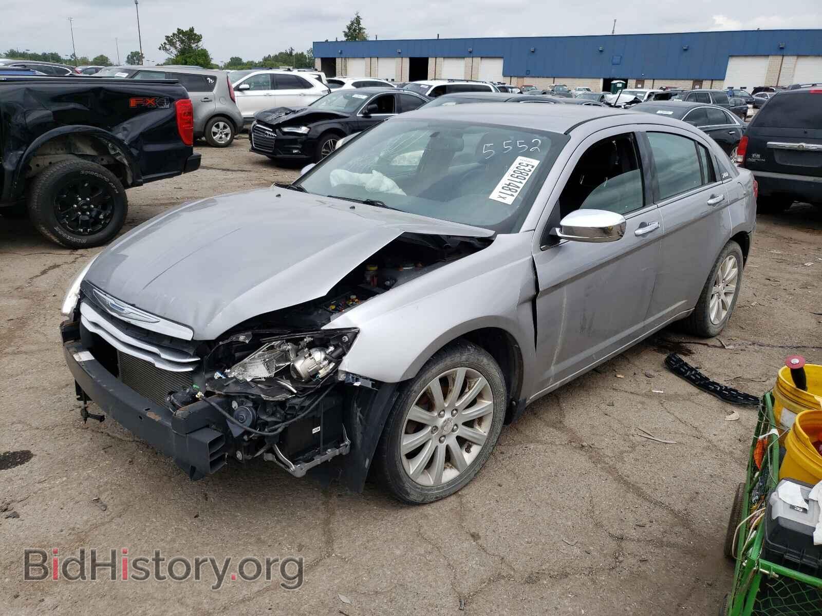 2013 CHRYSLER 200 - VIN: 1C3CCBCG9DN555552 - Photo 2