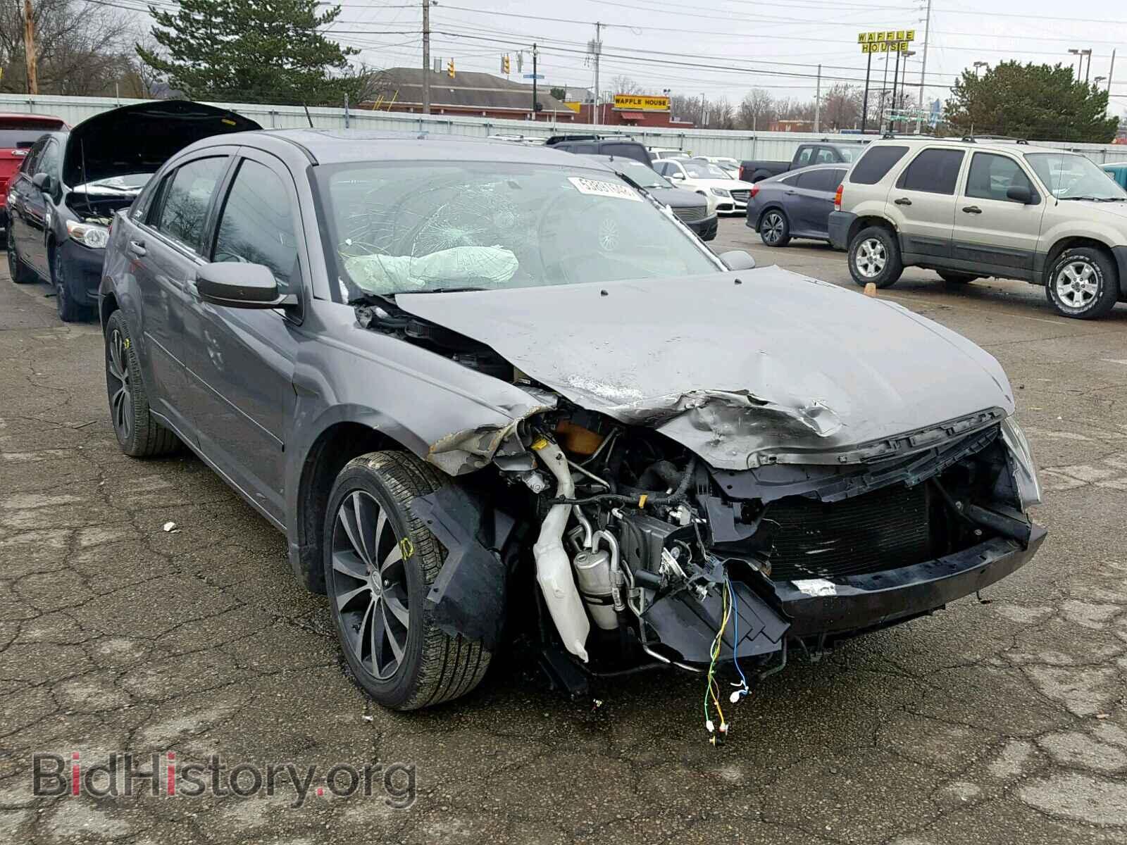 Photo 1C3BC8FG1BN577732 - CHRYSLER 200 2011