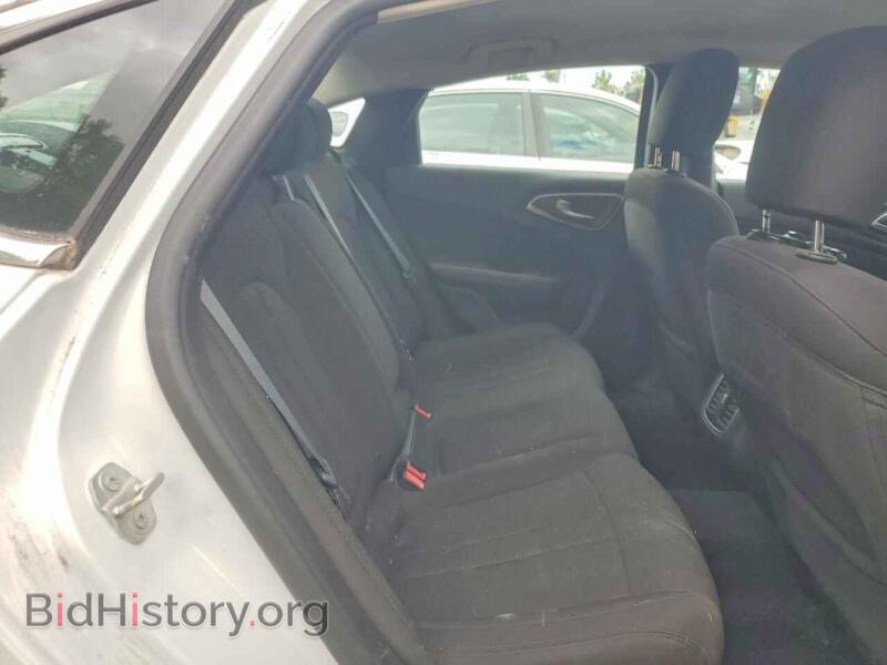 2015 Chrysler 200 (VIN 1C3CCCAB4FN677526) — photo 10 of 15
