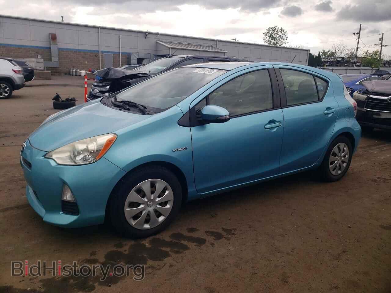 Фотография JTDKDTB39D1042575 - TOYOTA PRIUS 2013