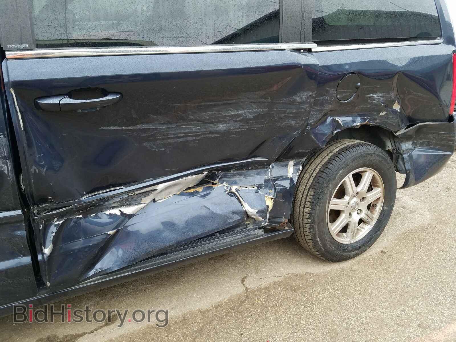 2008 CHRYSLER MINIVAN - VIN: 2A8HR54P38R623992 - Фото 9