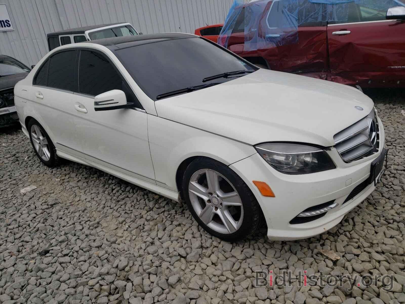 Photo WDDGF8BB9BR152504 - MERCEDES-BENZ C-CLASS 2011