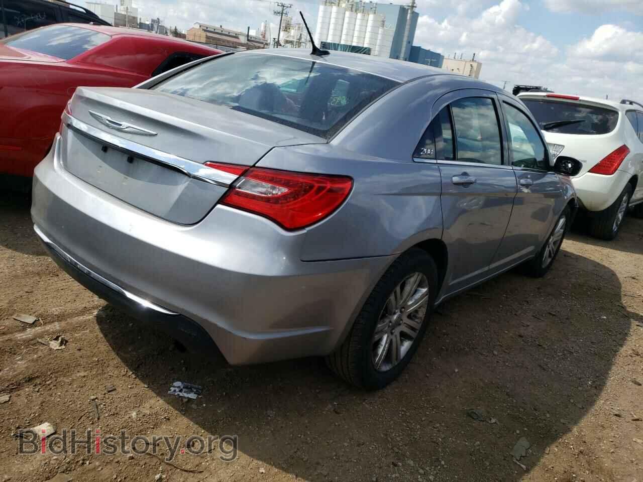2013 CHRYSLER 200 - VIN: 1C3CCBAB0DN639931 - Фото 4