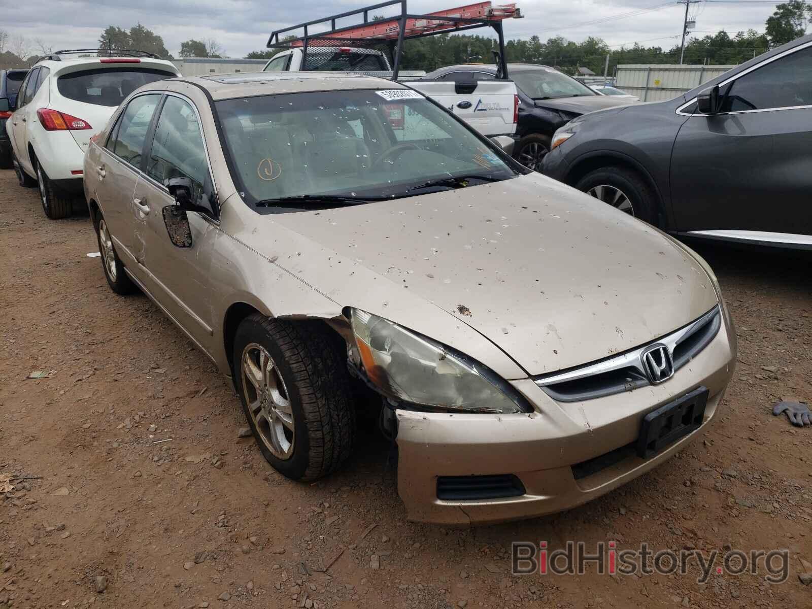 Photo 1HGCM568X6A172438 - HONDA ACCORD 2006