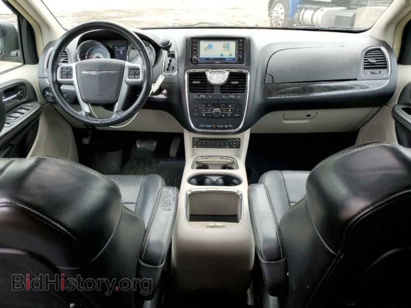 2011 Chrysler MINIVAN (VIN 2A4RR6DG2BR609987) — photo 8 of 13