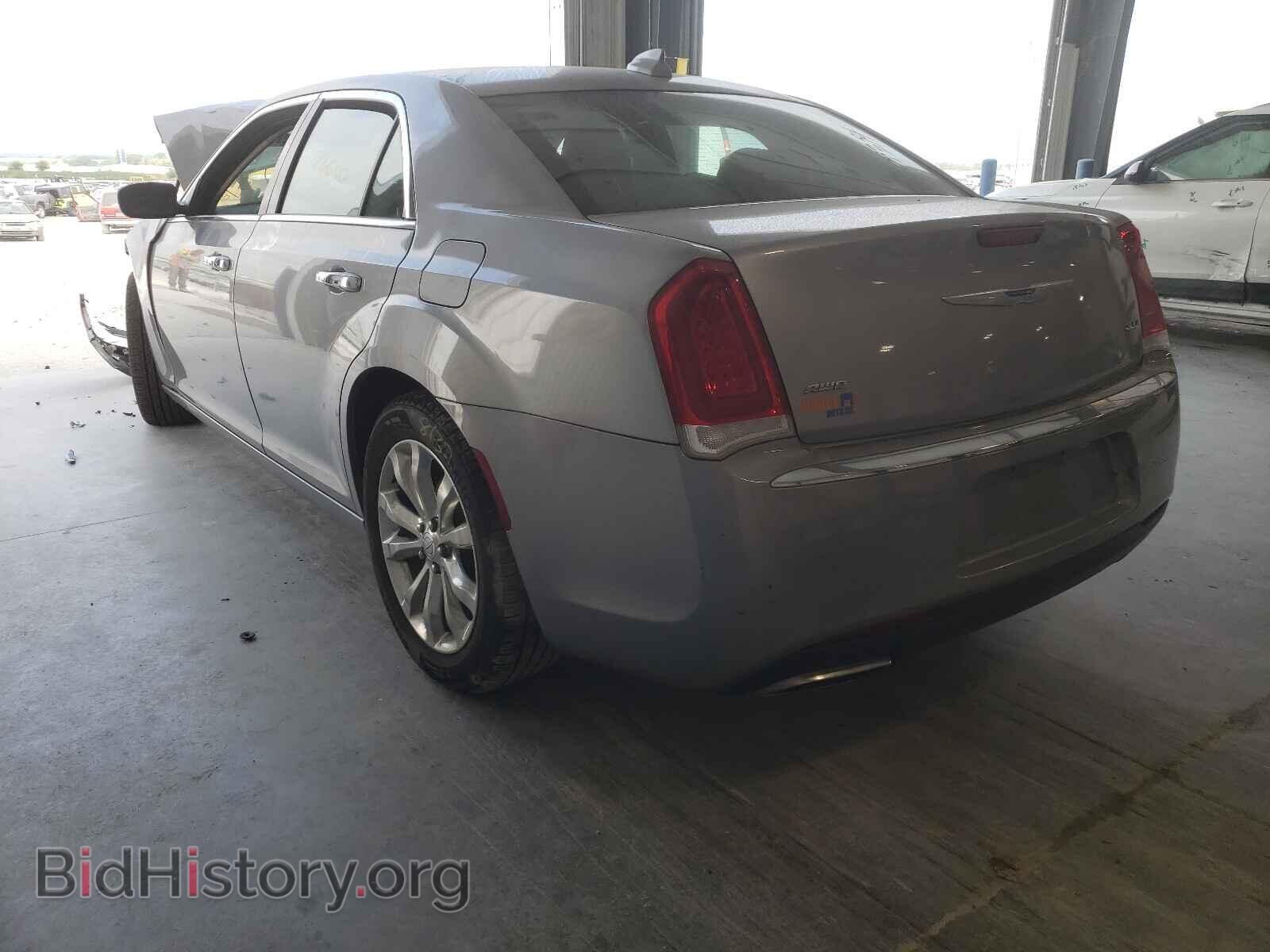 2018 CHRYSLER 300 - VIN: 2C3CCAKG2JH240916 - Фото 3