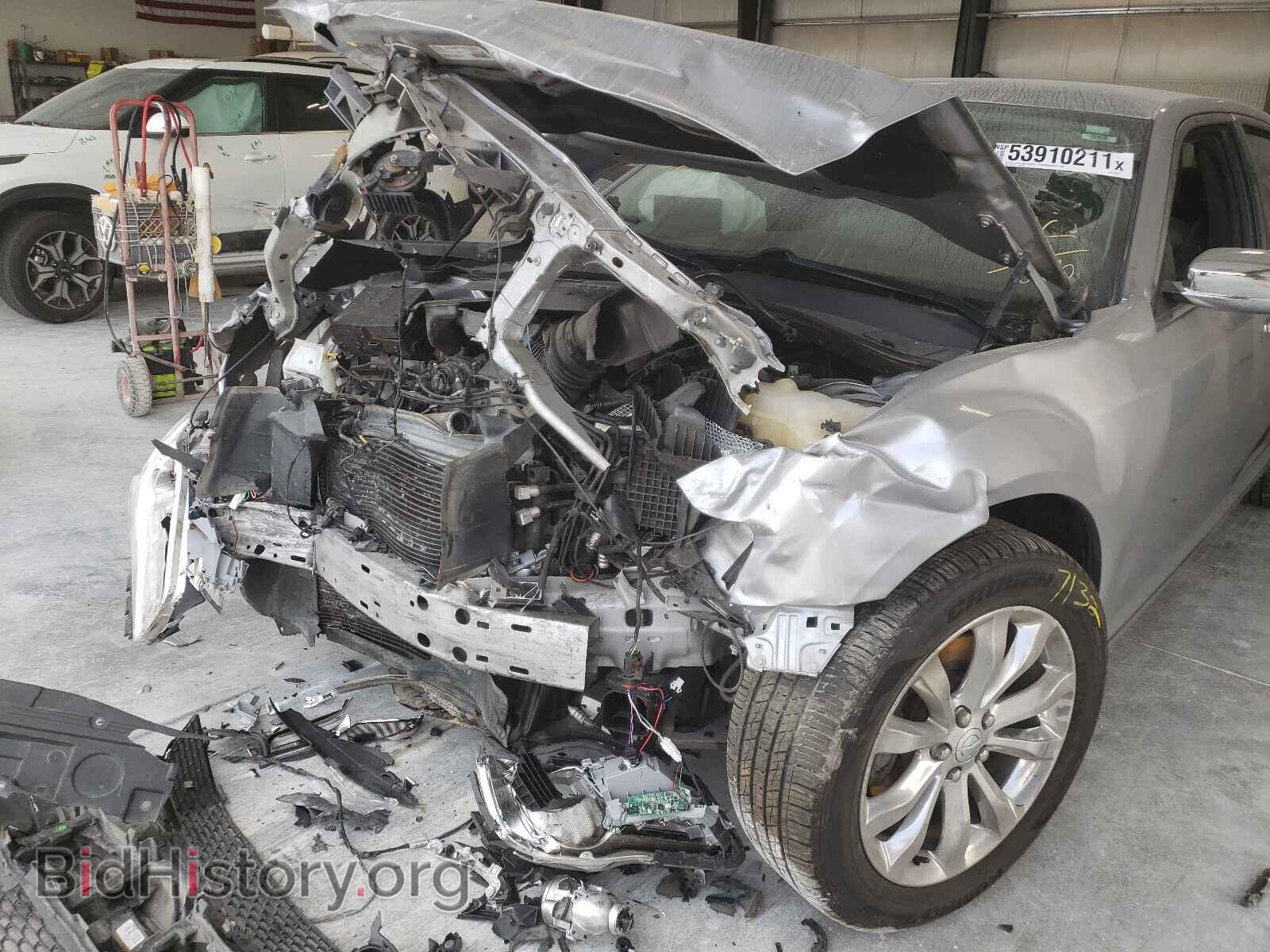 2018 CHRYSLER 300 - VIN: 2C3CCAKG2JH240916 - Фото 9