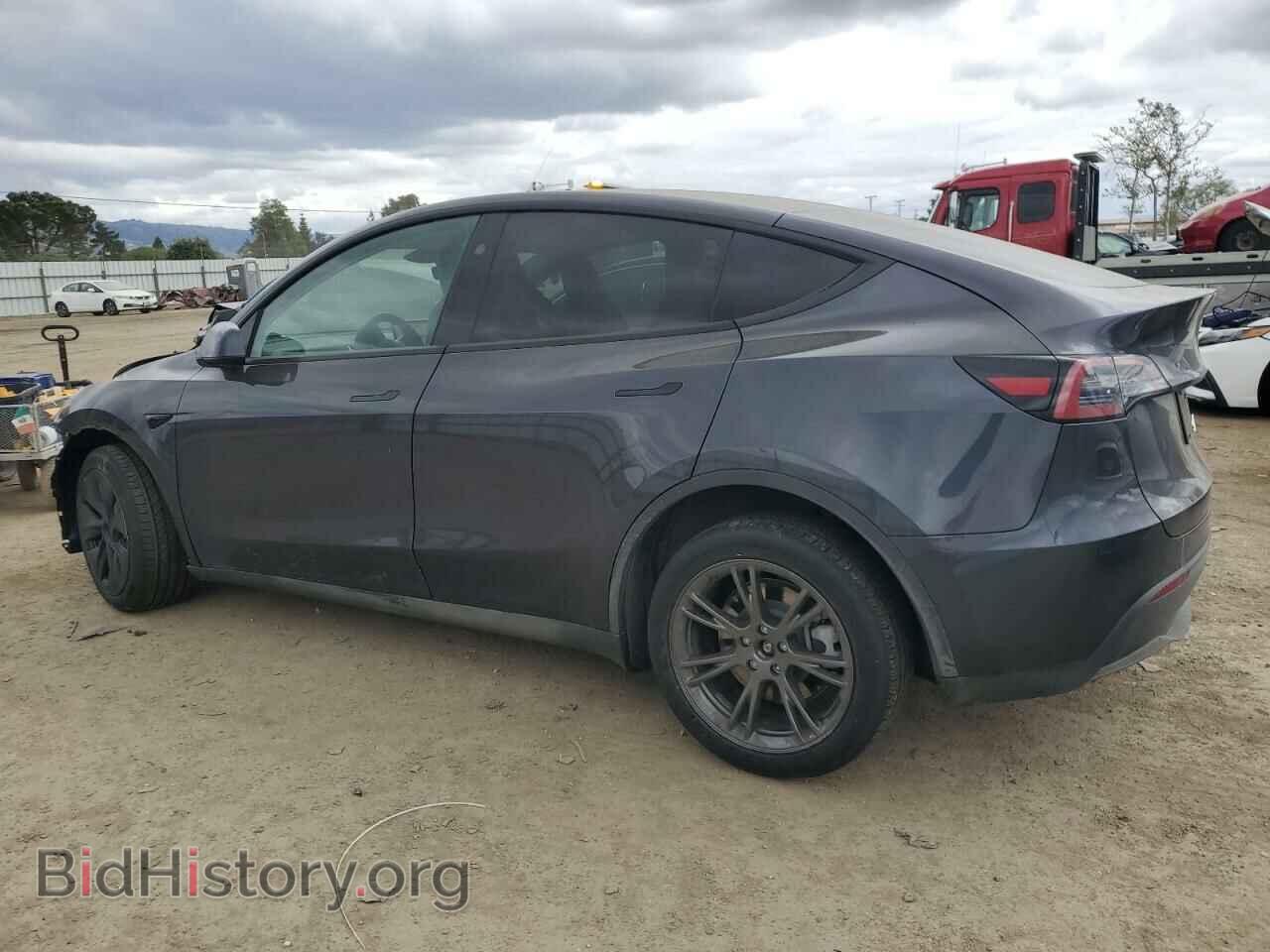 2024 TESLA MODEL Y - VIN: 7SAYGDEE3RF117910 - Photo 2
