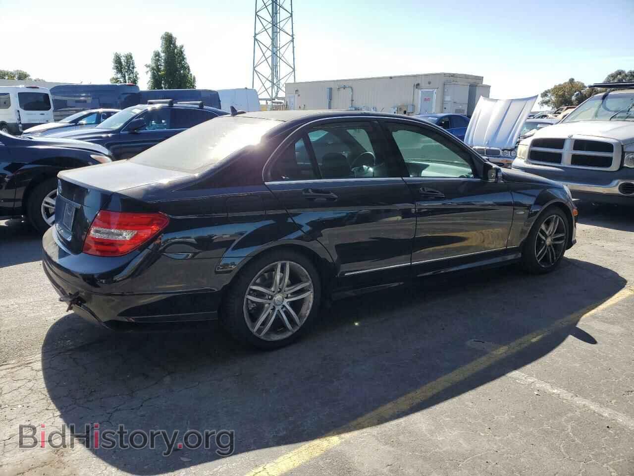 2012 MERCEDES-BENZ C-CLASS - VIN: WDDGF4HB4CA711909 - Фото 3