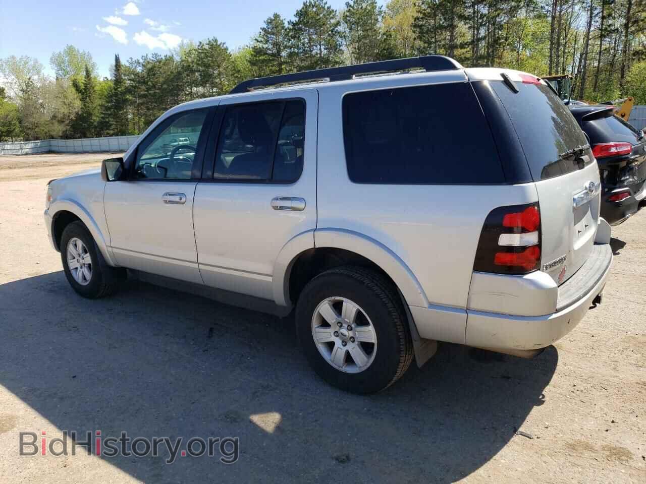 2010 FORD EXPLORER - VIN: 1FMEU7DE0AUB07645 - Фото 2
