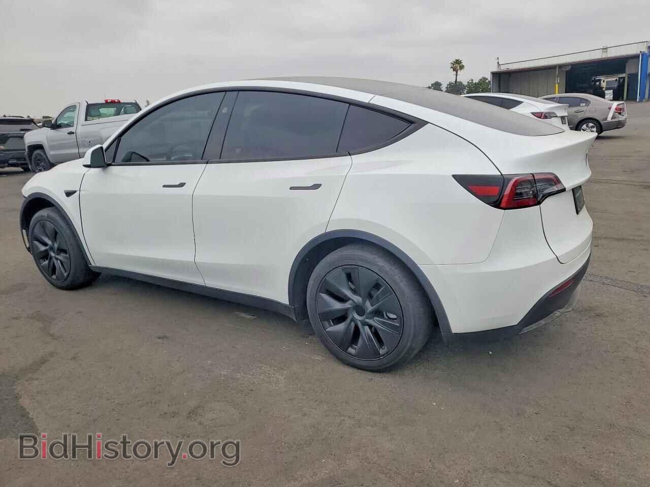 2025 TESLA MODEL Y - VIN: 7SAYGDED0SF242568 - Photo 2