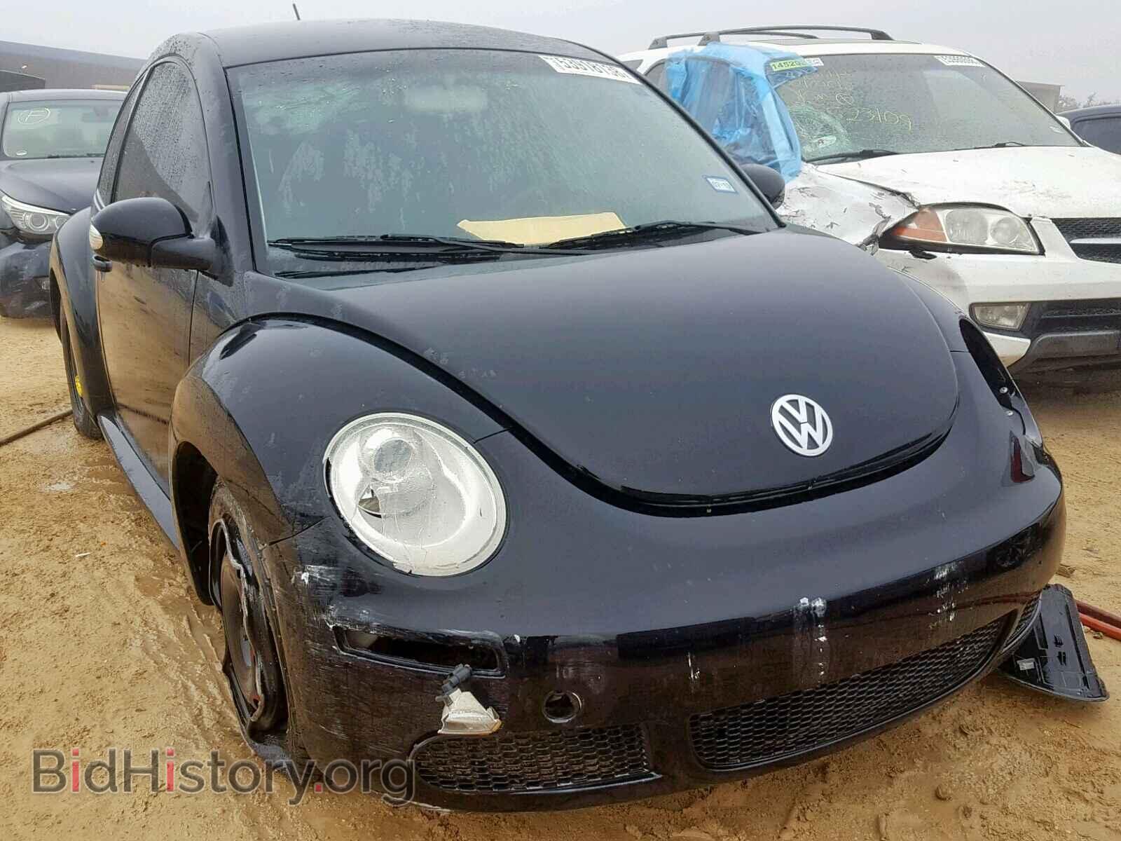 Photo 3VWPW3AG1AM007299 - VOLKSWAGEN BEETLE 2010