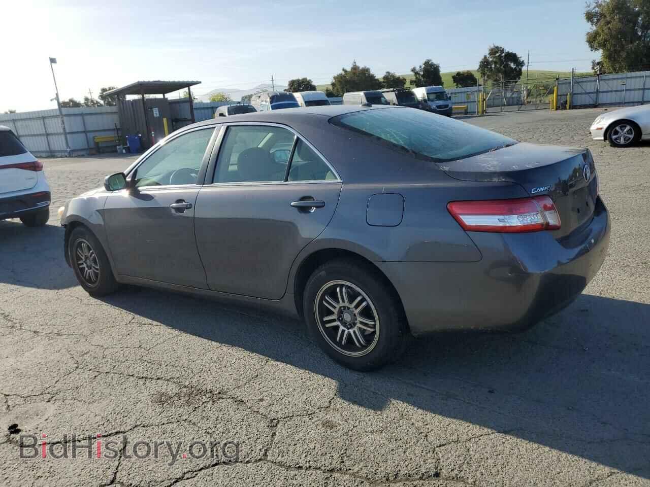 2011 TOYOTA CAMRY - VIN: 4T4BF3EK4BR198744 - Фото 2